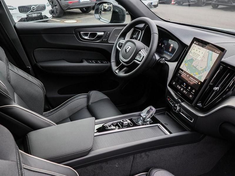 Gebraucht Volvo XC60 Plus 250 PS (183 kW) 2026 Grau SUV