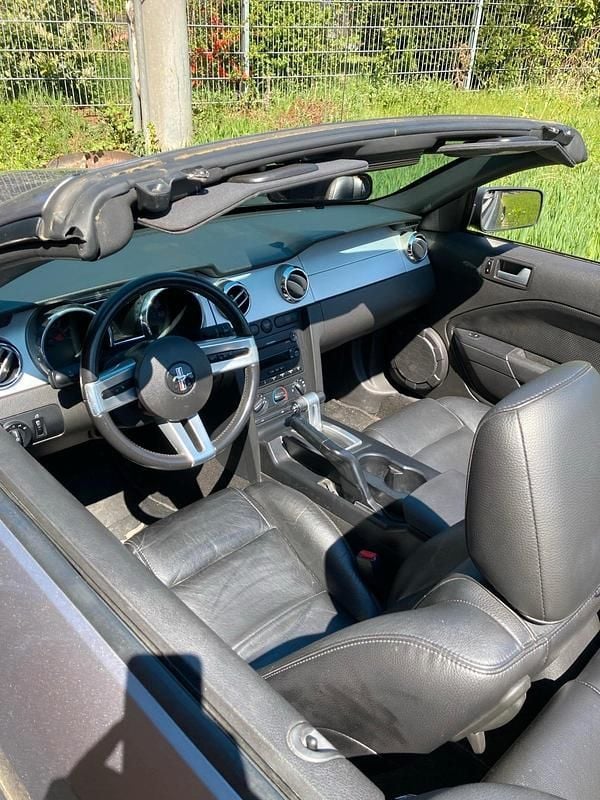 Second-hand Ford Mustang 212 CP (155 kW) 2006 Gri Cabrio