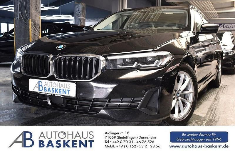 Schwarz Gebraucht 2022 BMW 520 Kombi | 26.490 € (Guter Preis) - Bild 1/4