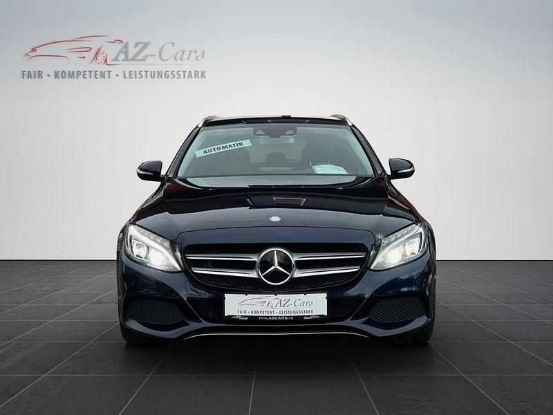 Gebraucht Mercedes C250 204 PS (150 kW) 2014 Blau Limousine