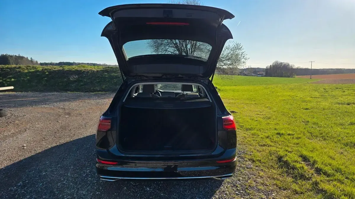 Gebraucht VW Golf VIII Style 150 PS (110 kW) 2021 Schwarz Kombi