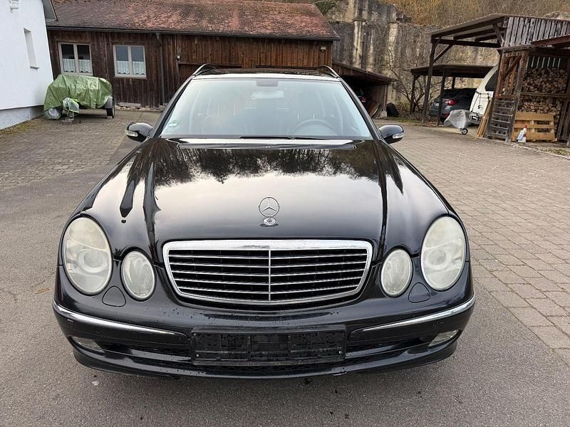 Gebraucht Mercedes E280 Avantgarde 177 PS (130 kW) 2004 Schwarz Kombi