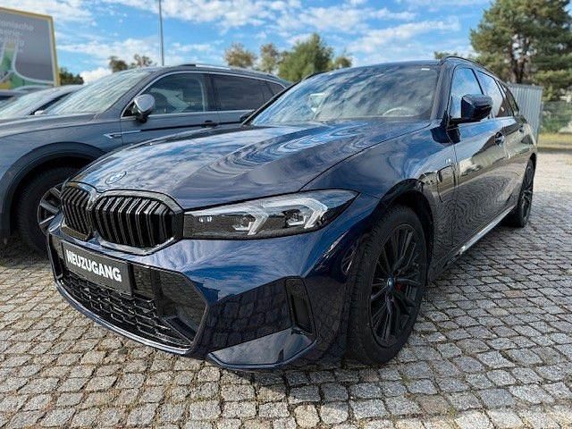 Tansanitblau Gebraucht 2024 BMW 330e M Sport Kombi | 43.988 € (Fairer Preis) - Bild 1/3