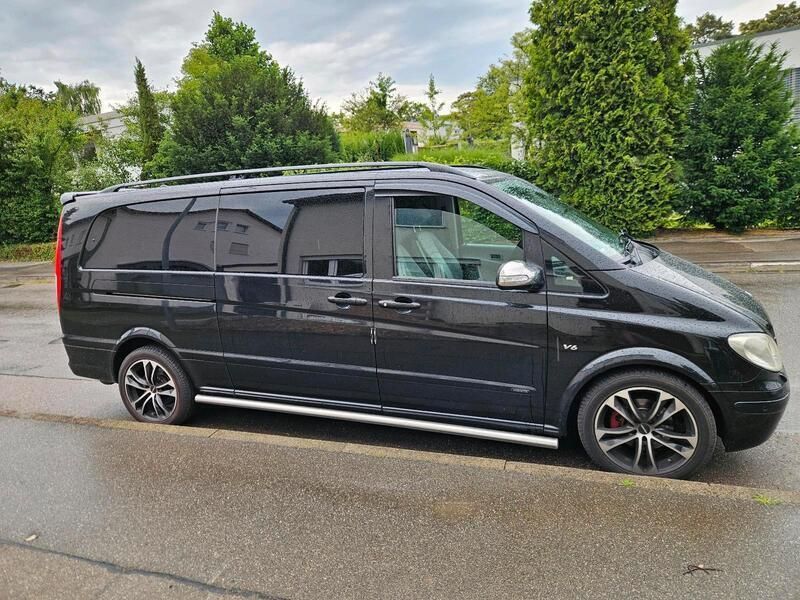 Schwarz Gebraucht 2009 Mercedes Viano Van / Kleinbus | 12.000 € (Guter Preis) - Bild 1/4
