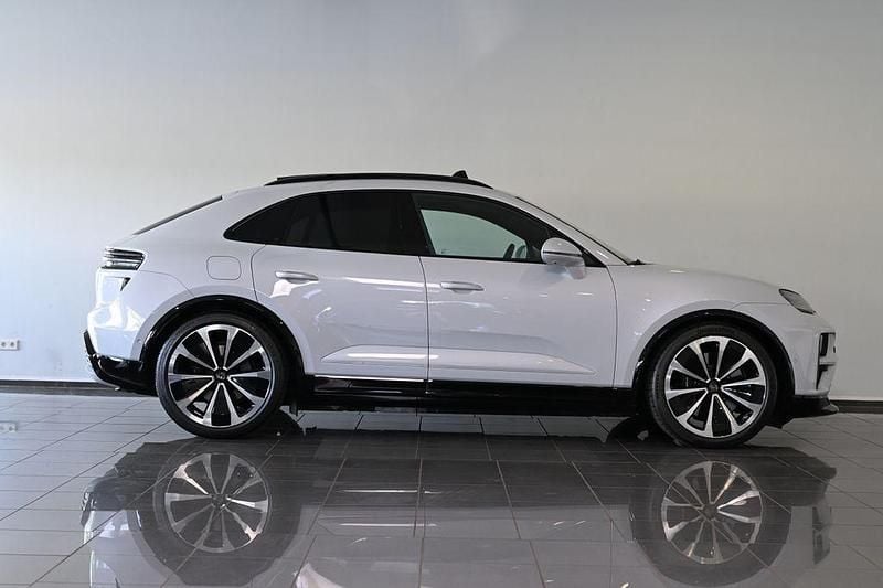 Gebraucht Porsche Macan Turbo 469 kW (639 PS) 2025 Grau SUV