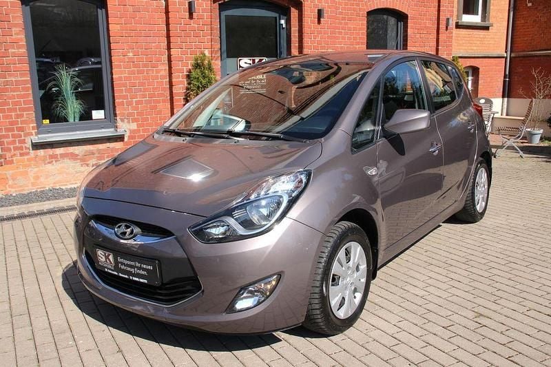 Gebraucht Hyundai ix20 125 PS (91 kW) 2013 Braun Kleinwagen