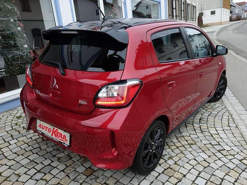 Gebraucht Mitsubishi Space Star Select+ 71 PS (52 kW) 2023 Amarena rot/piano schwarz (m) Kleinwagen