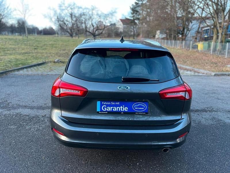 Gebraucht Ford Focus 120 PS (88 kW) 2021 Grau Limousine