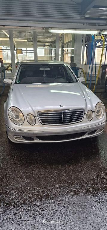 Gebraucht Mercedes E240 Elegance 177 PS (130 kW) 2002 Silber Limousine