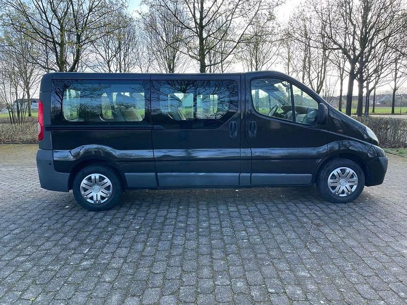 Gebraucht Opel Vivaro 145 PS (106 kW) 2007 Schwarz Van / Kleinbus