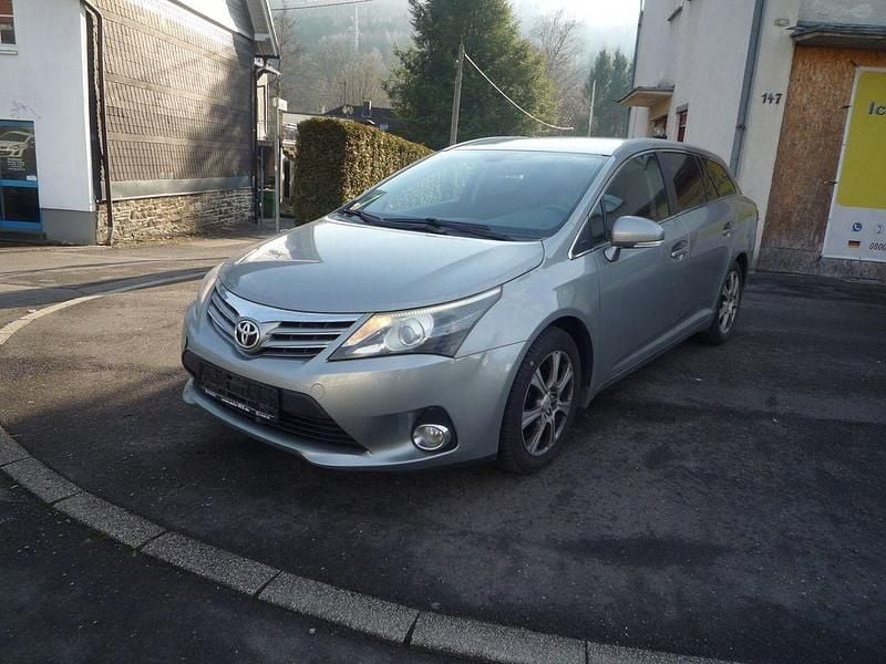 Grau Gebraucht 2013 Toyota Avensis Life Kombi | 4.999 € (Fairer Preis) - Bild 1/4