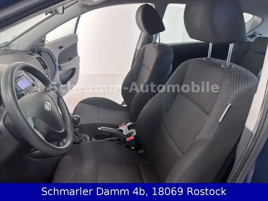 Gebraucht Hyundai i30 109 PS (80 kW) 2011 Braun Limousine