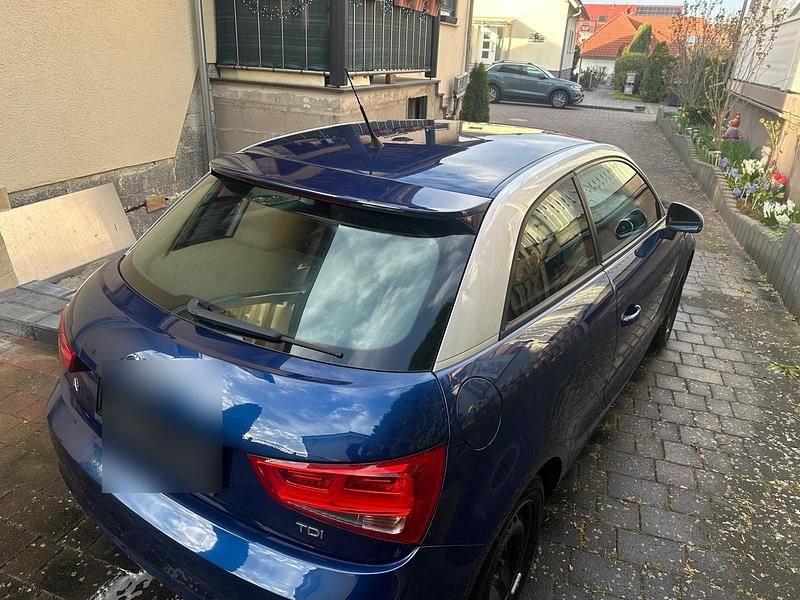Gebraucht Audi A1 Ambition 90 PS (66 kW) 2011 Blau Limousine