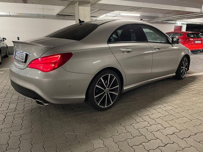 Gebraucht Mercedes CLA220 Urban 170 PS (125 kW) 2014 Silber Limousine