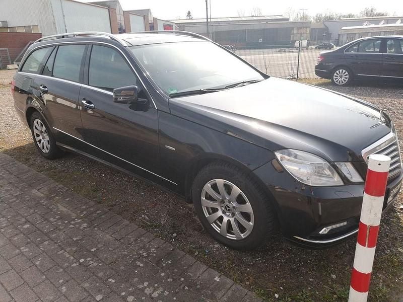 Gebraucht Mercedes E350 292 PS (214 kW) 2011 Schwarz Kombi