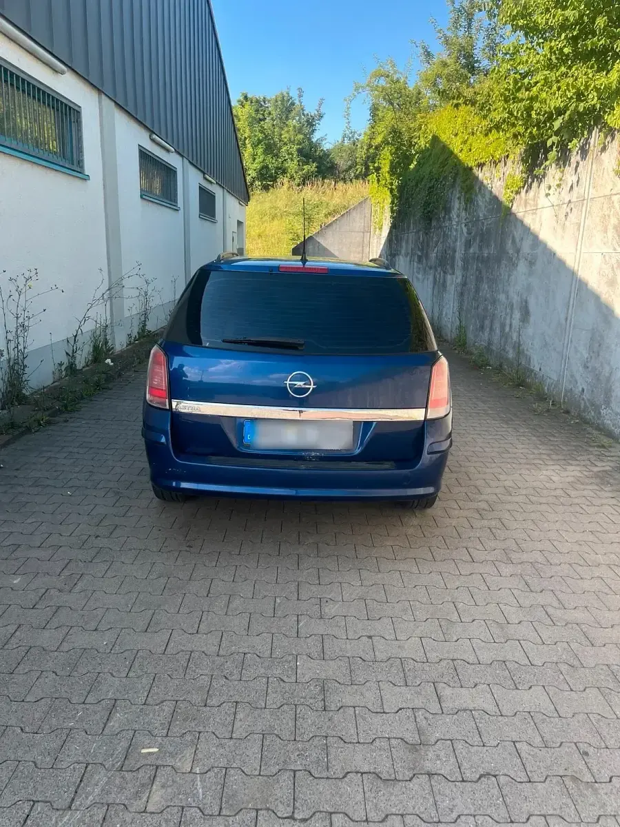 Gebraucht Opel Astra 90 PS (66 kW) 2005 Blau Kombi