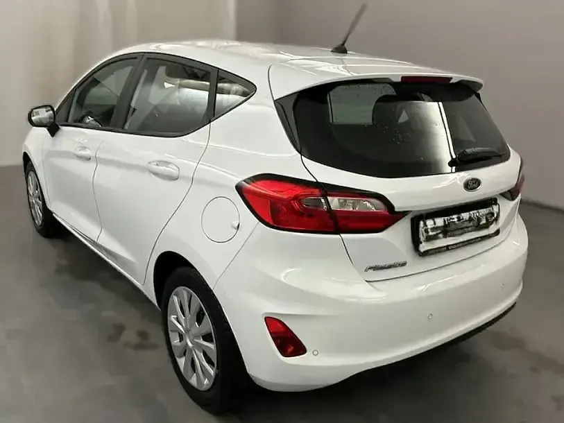 Gebraucht Ford Fiesta Cool & Connect 75 PS (55 kW) 2022 Frozen white Kleinwagen