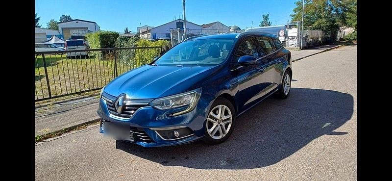 Blau Gebraucht 2018 Renault Mégane GrandTour Intens Kombi | 7.500 € (Guter Preis) - Bild 1/4