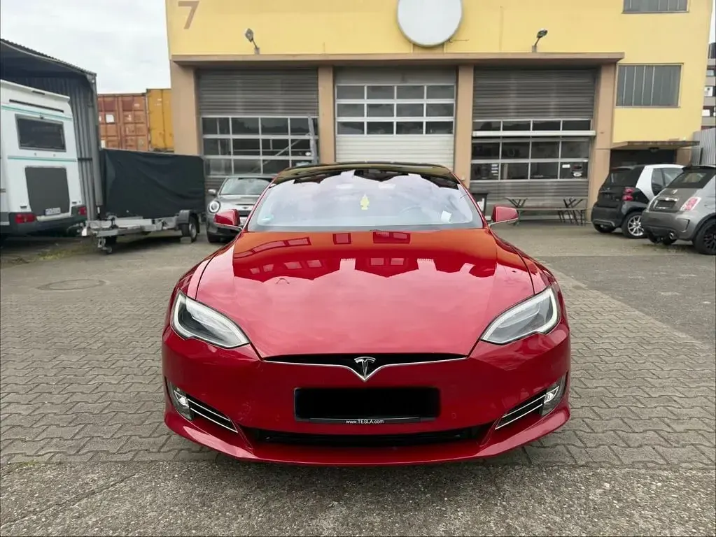 Usado Tesla Model S Performance 566 kW (770 CV) 2018 Rojo Utilitario