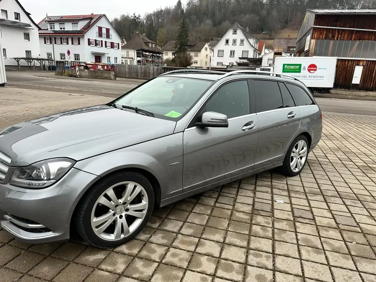 Gebraucht Mercedes C250 204 PS (150 kW) 2011 Grau Kombi