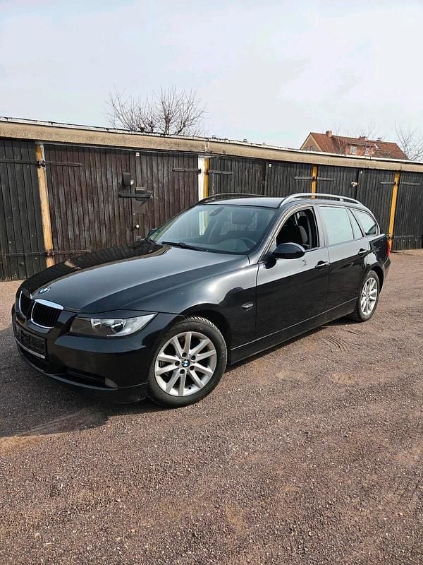 Gebraucht BMW 318 129 PS (94 kW) 2007 Schwarz Kombi
