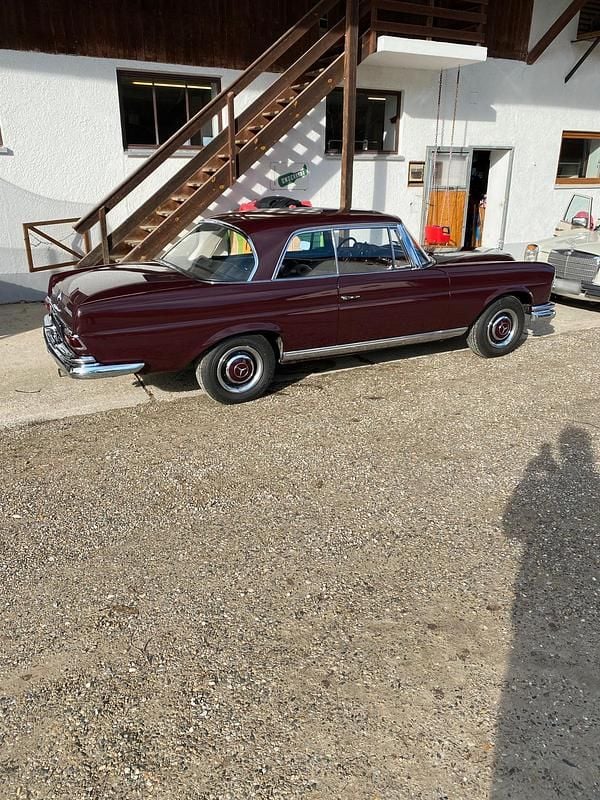 Gebraucht Mercedes W111 150 PS (110 kW) 1966 Violet Coupé