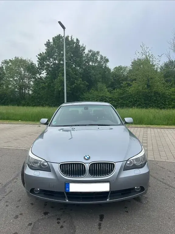 Gebraucht BMW 525 218 PS (160 kW) 2006 Grau Limousine