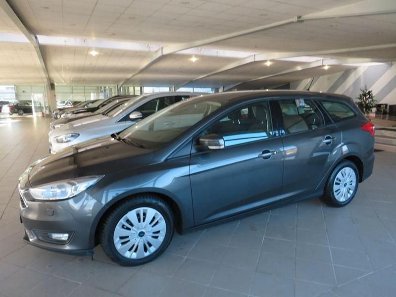 Gebraucht Ford Focus 125 PS (91 kW) 2018 Grau Limousine