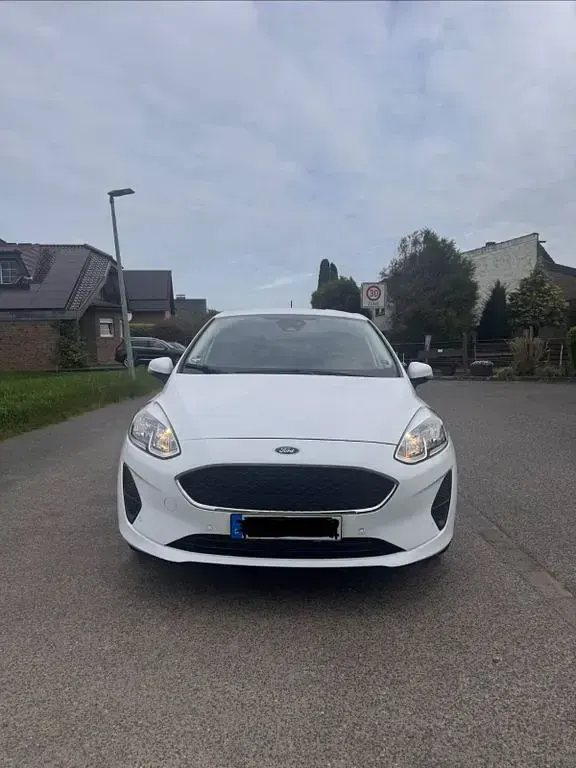 Gebraucht Ford Fiesta Cool & Connect 95 PS (69 kW) 2020 Weiß Kleinwagen