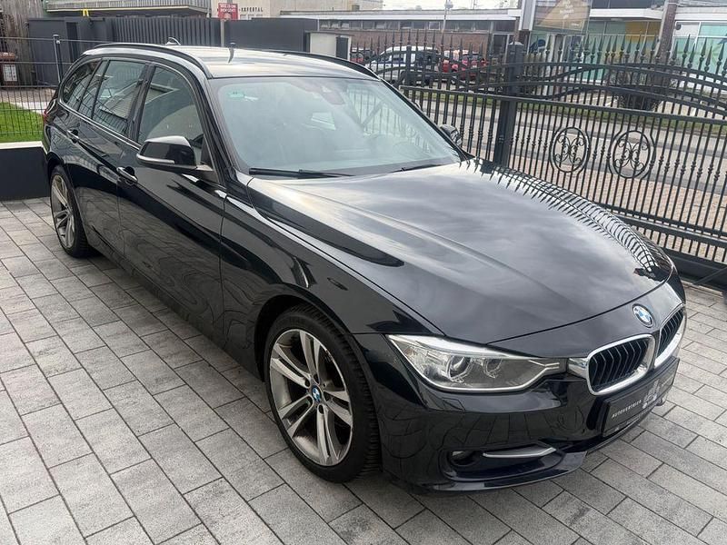 Gebraucht BMW 320 Sport Line 184 PS (135 kW) 2012 Schwarz Limousine