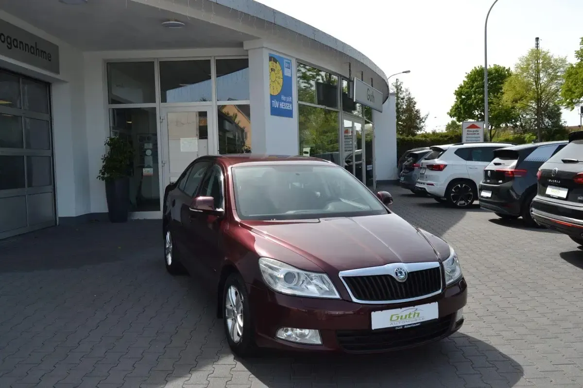 Gebraucht Skoda Octavia GreenLine 105 PS (77 kW) 2009 Rot Limousine