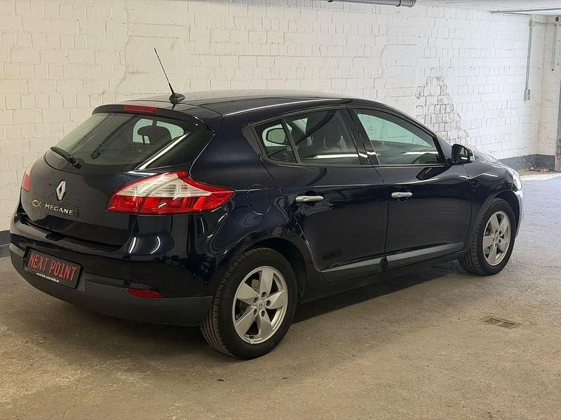 Gebraucht Renault Mégane Dynamique 110 PS (80 kW) 2009 Blau Limousine