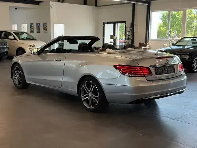 Gebraucht Mercedes E250 211 PS (155 kW) 2014 Iridiumsilber  metallicl Cabrio