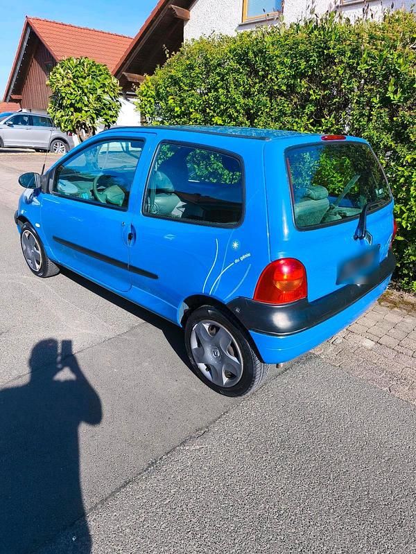 Second-hand Renault Twingo 58 CP (42 kW) 2006 Albastru Hatchback