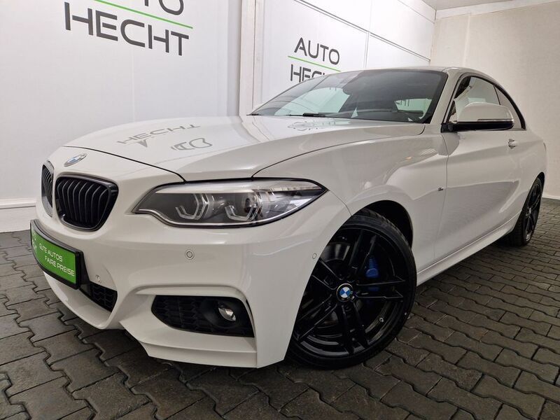Weiß Gebraucht 2020 BMW 220 M Sport Coupé | 23.900 € (Guter Preis) - Bild 1/4