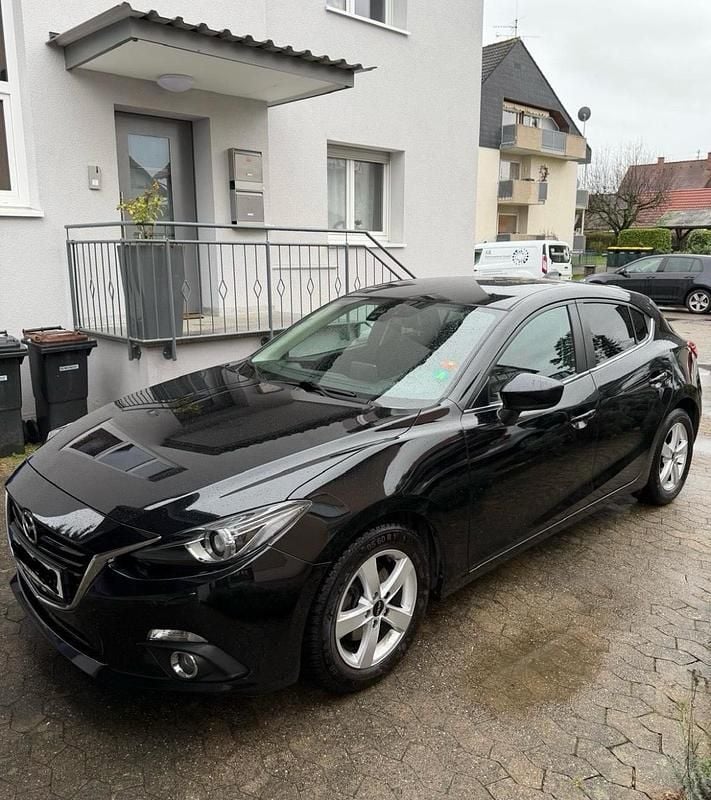 Gebraucht Mazda 3 Inclusive 120 PS (88 kW) 2015 Schwarz Limousine