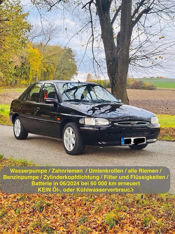 Violet Gebraucht 1995 Ford Escort Ghia Limousine | 2.800 € - Bild 1/4