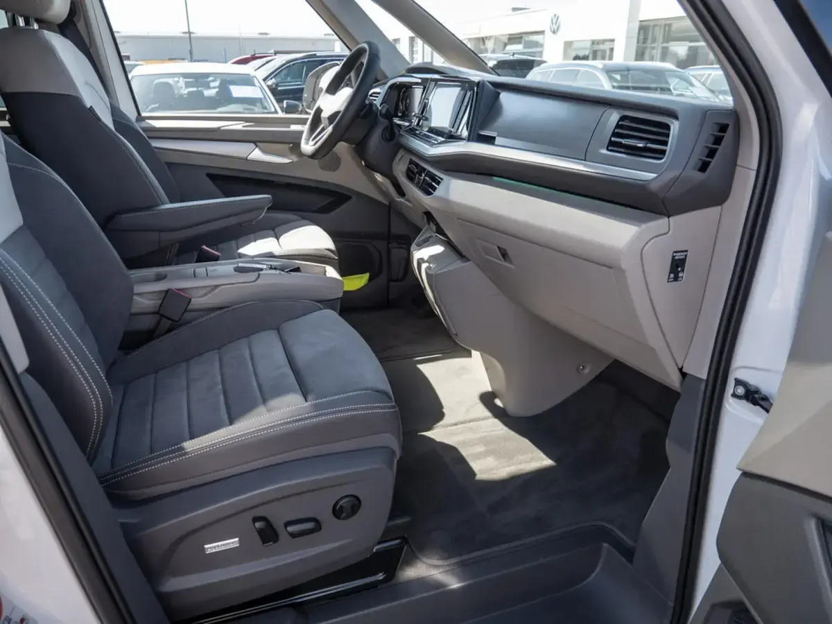 Gebraucht VW Multivan Edition 150 PS (110 kW) 2025 Van / Kleinbus