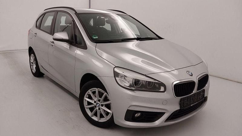 Silber Gebraucht 2017 BMW 218 Active Tourer Advantage Van / Kleinbus | 8.999 € (Superpreis) - Bild 1/4
