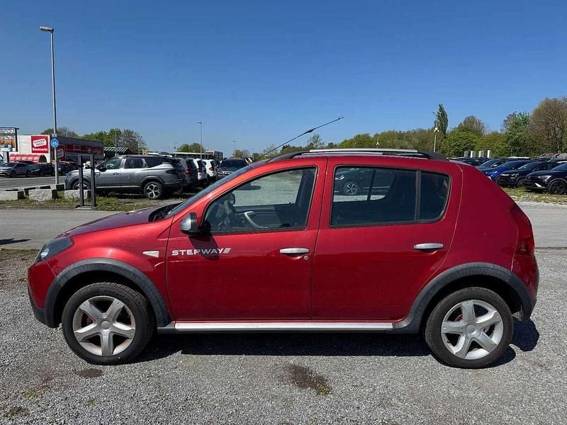 Second-hand Dacia Sandero Stepway 84 CP (61 kW) 2011 Roșu Hatchback