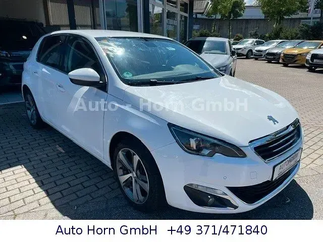 Gebraucht Peugeot 308 Allure 131 PS (96 kW) 2014 Weiß Limousine