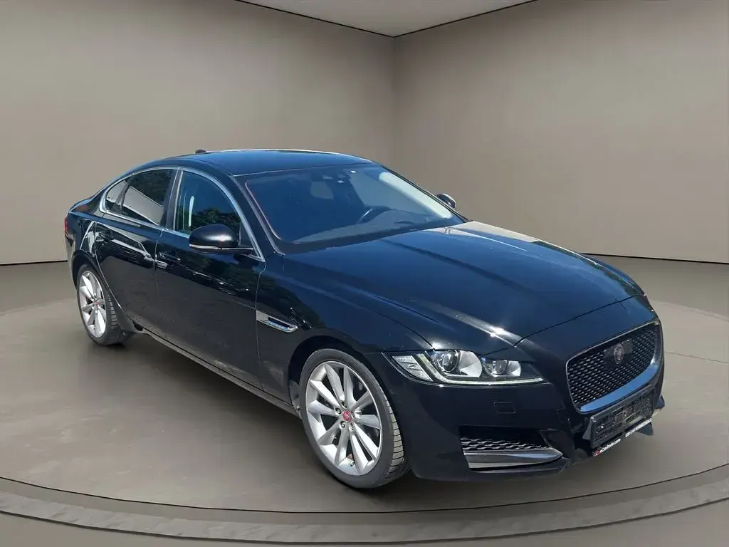 Gebraucht Jaguar XF Prestige 179 PS (131 kW) 2016 Schwarz Limousine