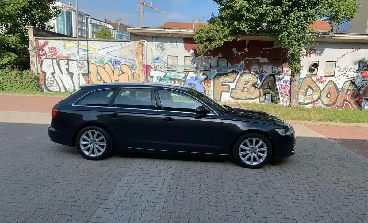 Używany Audi A6 Sport 204 KM (150 kW) 2011 Czarny Kombi