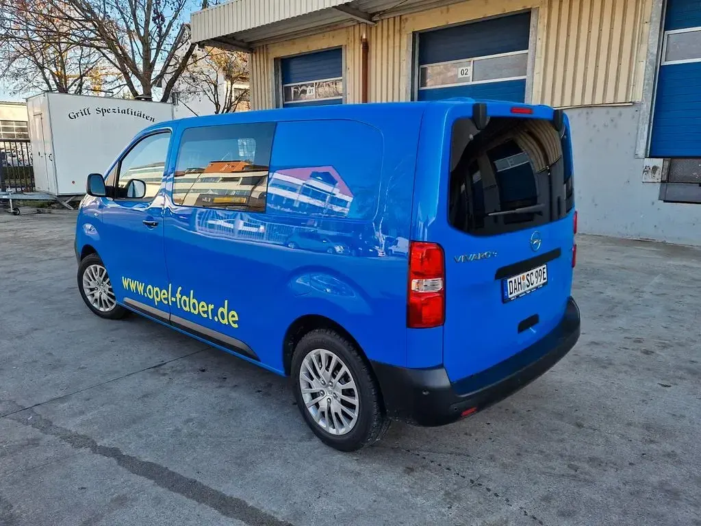 Gebraucht Opel Vivaro 136 PS (100 kW) 2023 Blau Van / Kleinbus