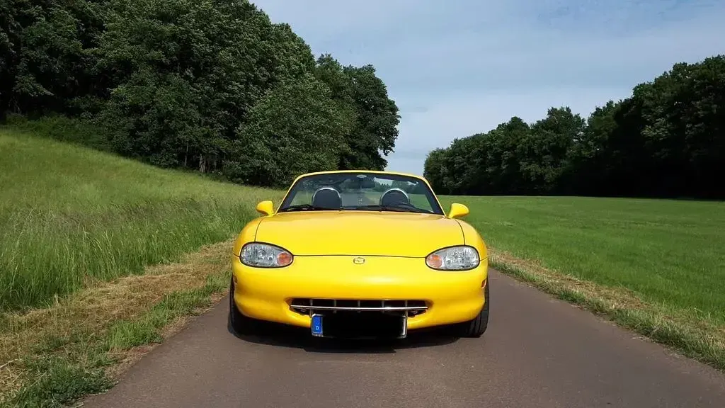 Gebraucht Mazda MX5 110 PS (80 kW) 2000 Gelb Cabrio