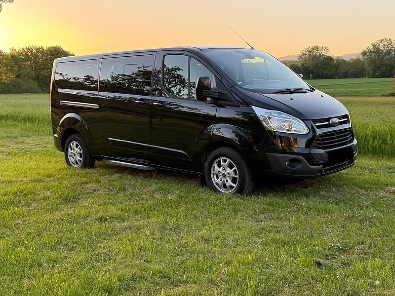 Second-hand Ford Transit Custom Titanium 155 CP (114 kW) 2014 Negru Monovolum