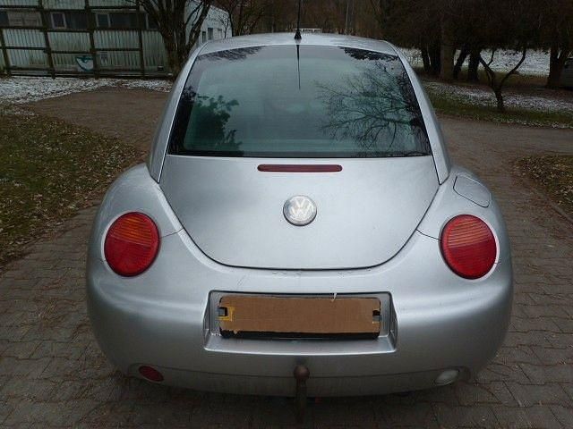 Second-hand VW Beetle 102 CP (75 kW) 2001 Roșu Hatchback