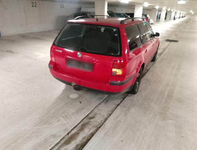 Gebraucht VW Passat 125 PS (91 kW) 1999 Rot Kombi