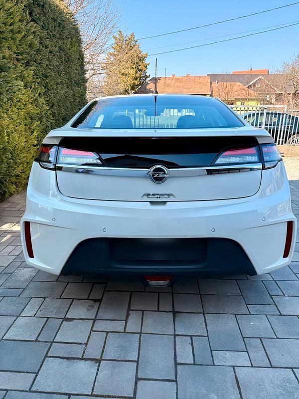 Gebraucht Opel Ampera Edition 150 PS (110 kW) 2013 Weiß Kleinwagen