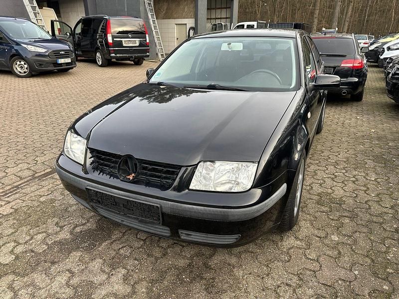 Schwarz Gebraucht 2000 VW Bora Trendline Limousine | 399 € (Superpreis) - Bild 1/4